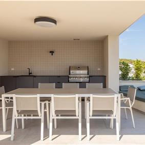 4-Bedroom Luxury Villa with Heated Pool, Ciovo near Trogir – Sleeps 8